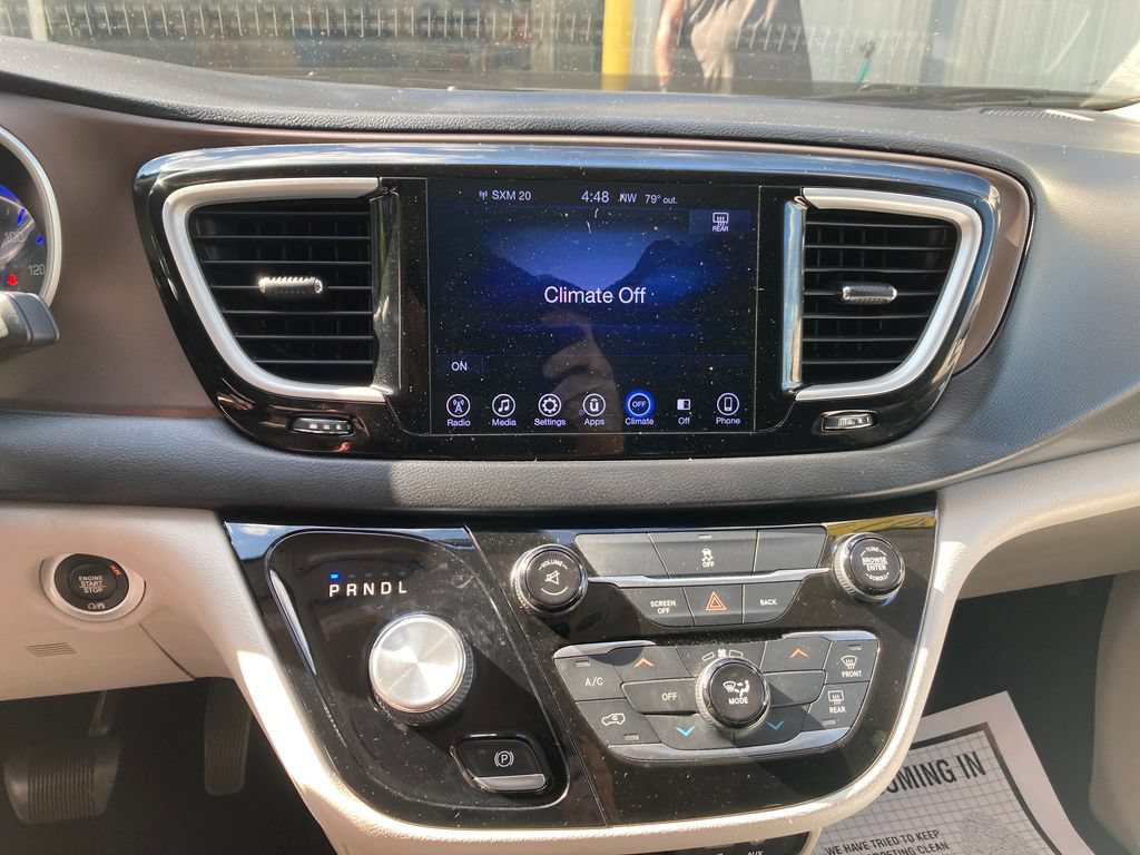 Used 2017 Chrysler Pacifica Touring FWD image 25