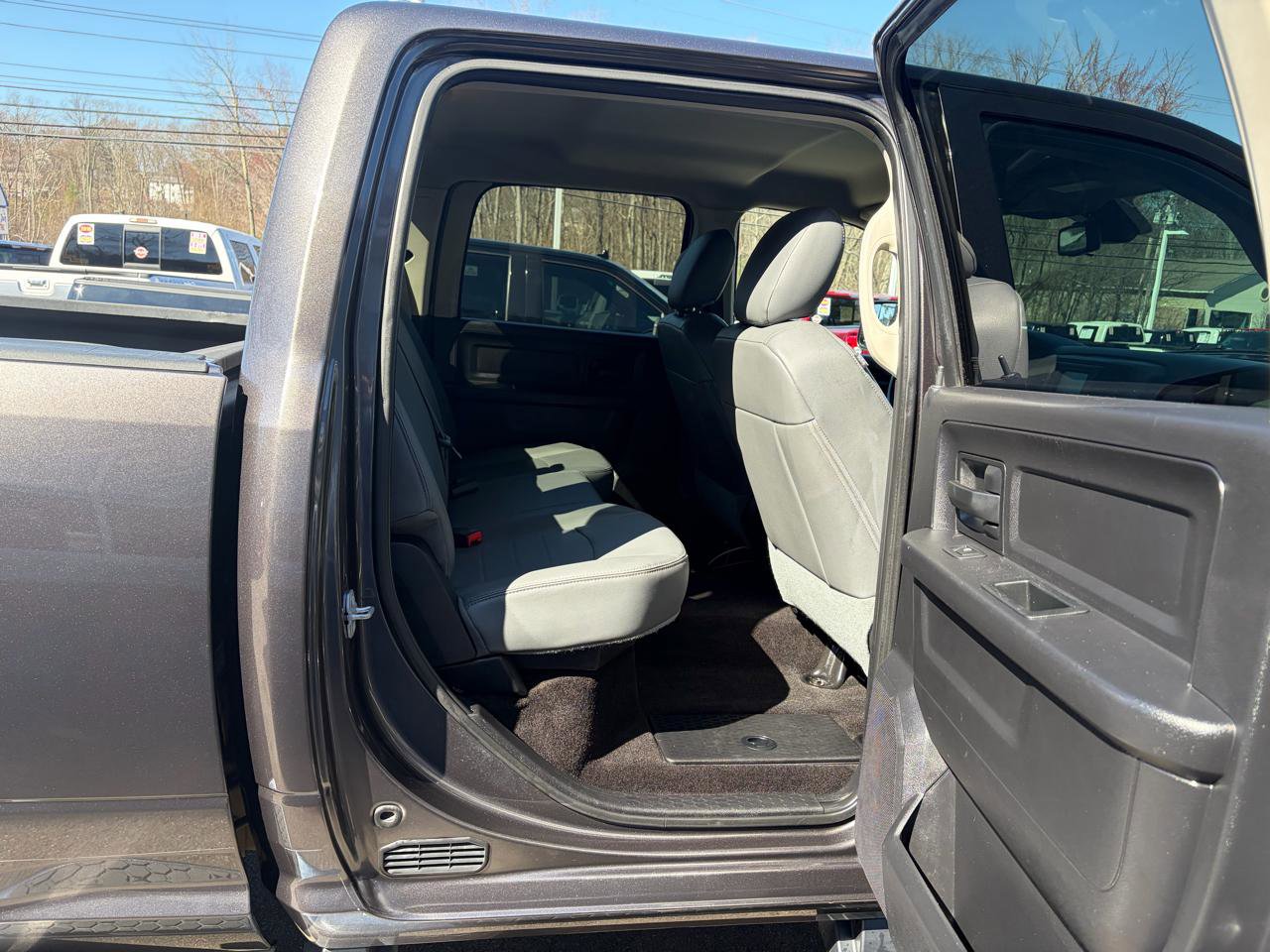 Used 2016 RAM 2500 Tradesman w/ Chrome Appearance Group image 40