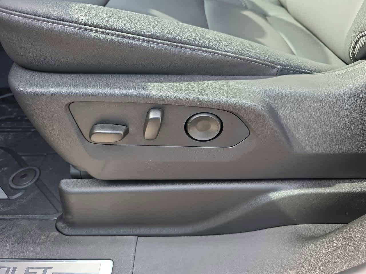 New 2026 Chevrolet Suburban LT w/ Comfort Package image 19