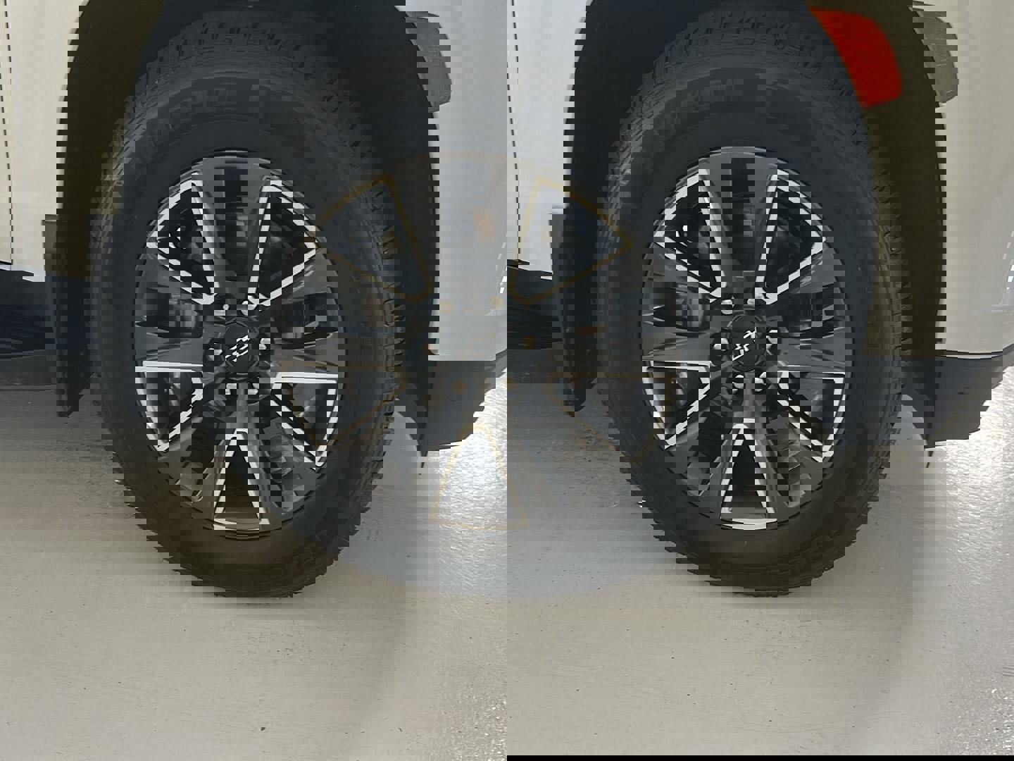 Used 2022 Chevrolet Suburban LT w/ Luxury Package image 23