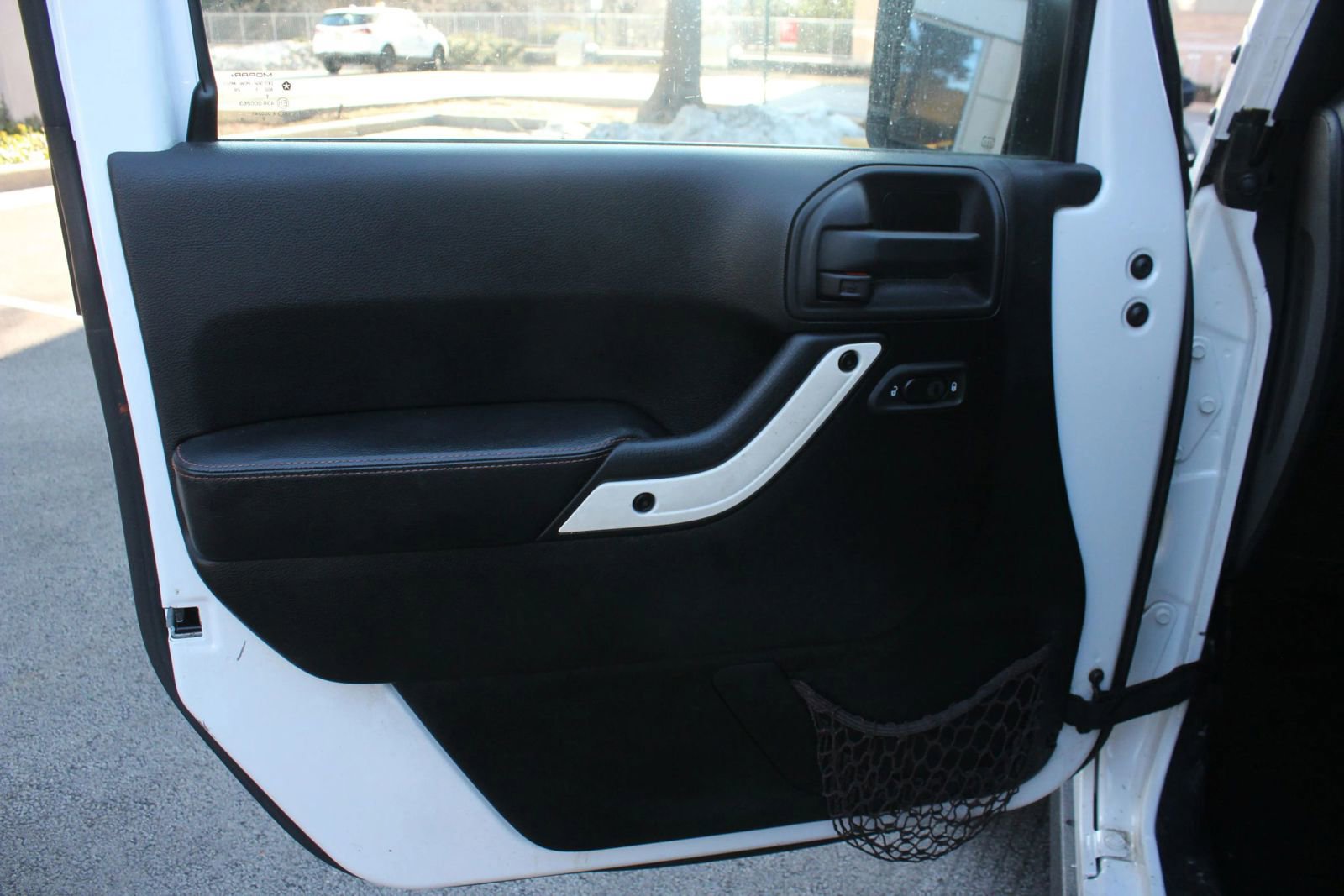 Used 2012 Jeep Wrangler Unlimited Sahara AWD/4WD image 14