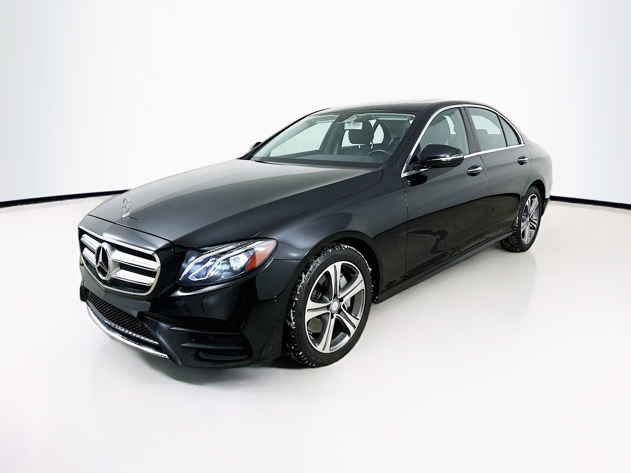 Used 2017 Mercedes-Benz E 300 4MATIC image 1
