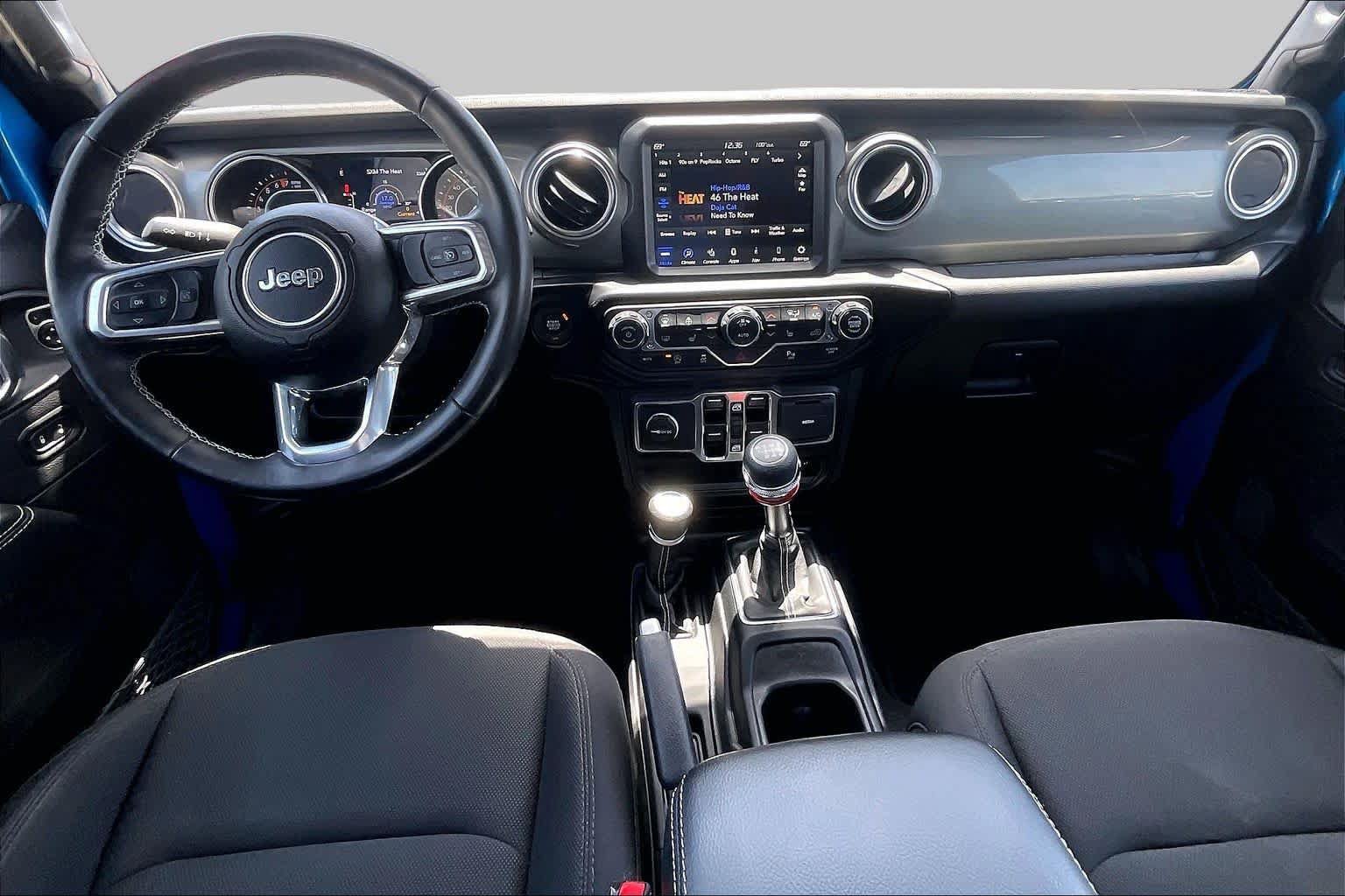 Used 2022 Jeep Wrangler Unlimited Sahara w/ LED Lighting Group AWD/4WD image 14