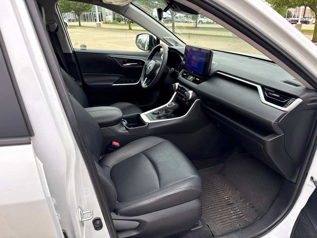Used 2023 Toyota RAV4 XLE Premium AWD/4WD image 18