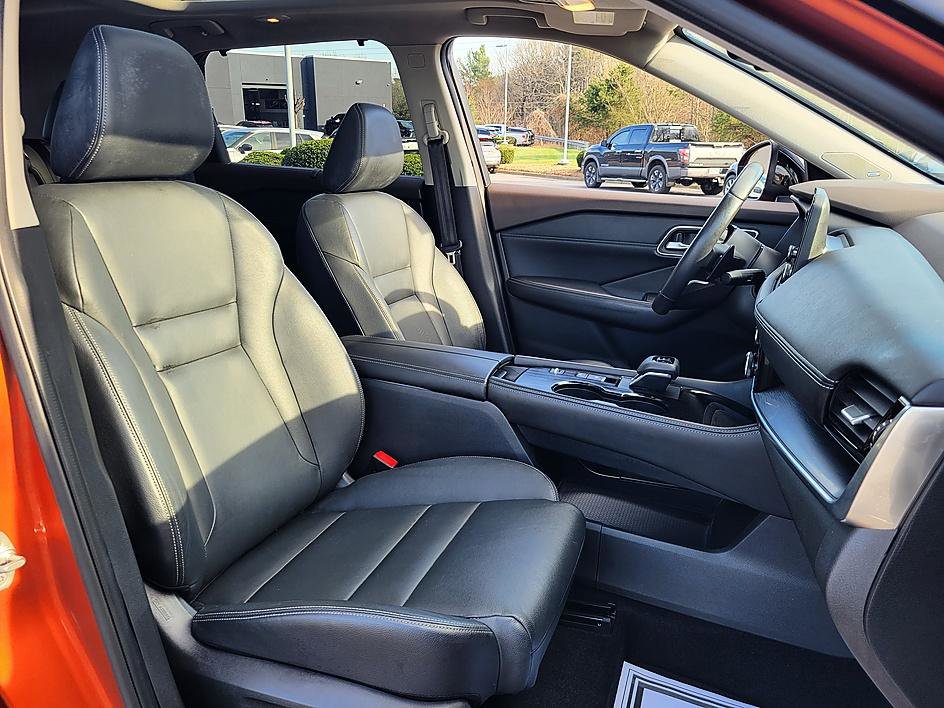 Used 2021 Nissan Rogue SL w/ Premium Package image 18