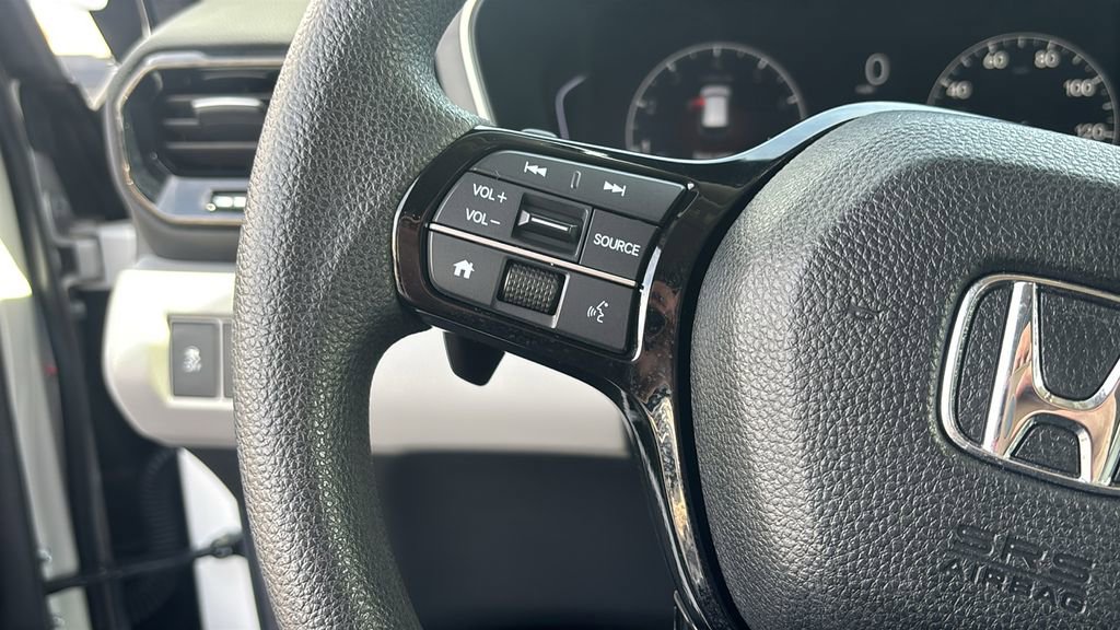 Used 2023 Honda Pilot LX image 17