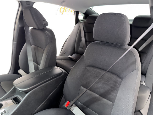 Used 2025 Chevrolet Malibu LT FWD image 11