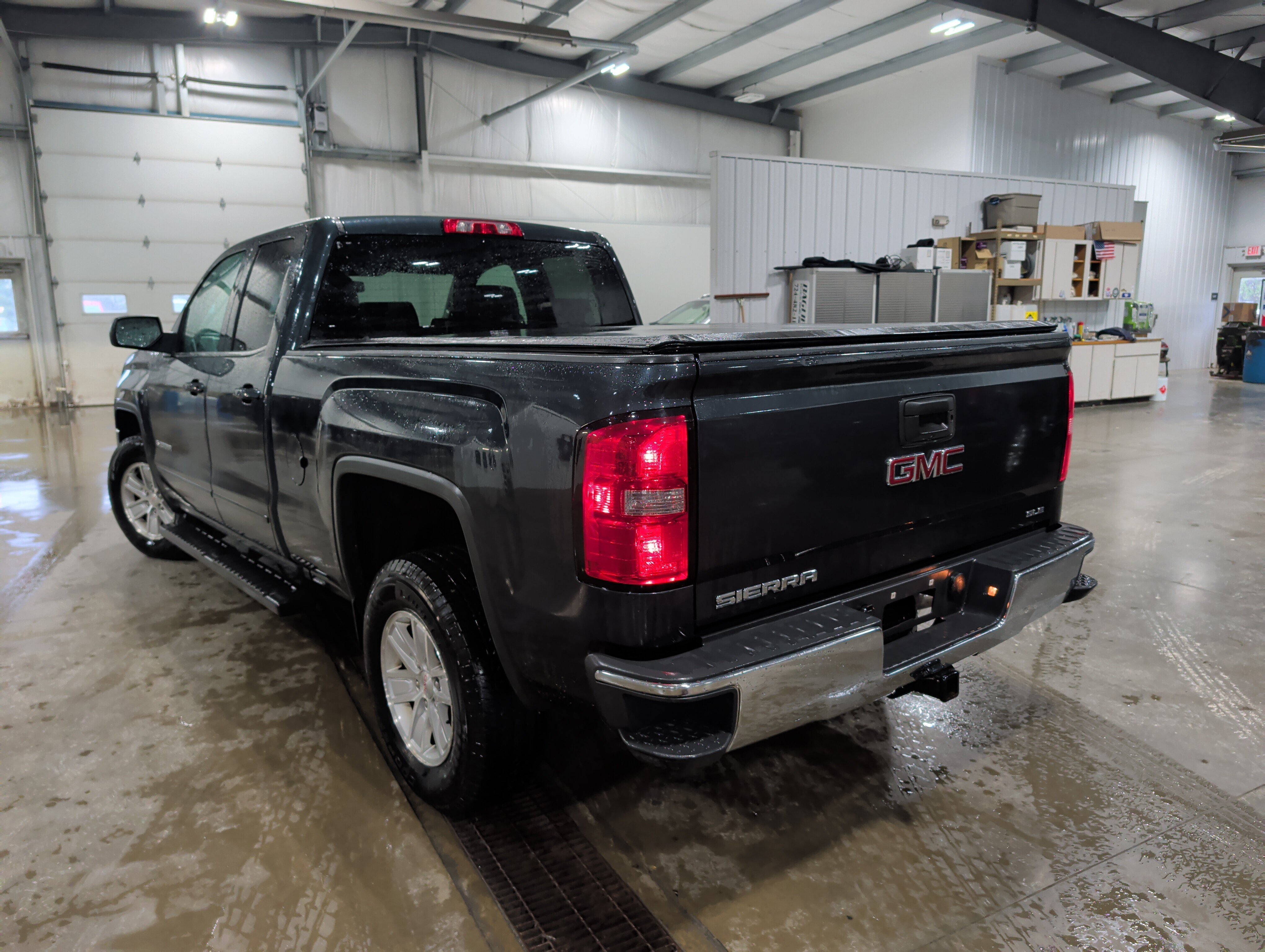 Used 2018 GMC Sierra 1500 SLE w/ SLE Value Package AWD/4WD image 4