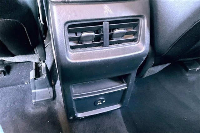 Used 2021 Ford Edge SE image 10