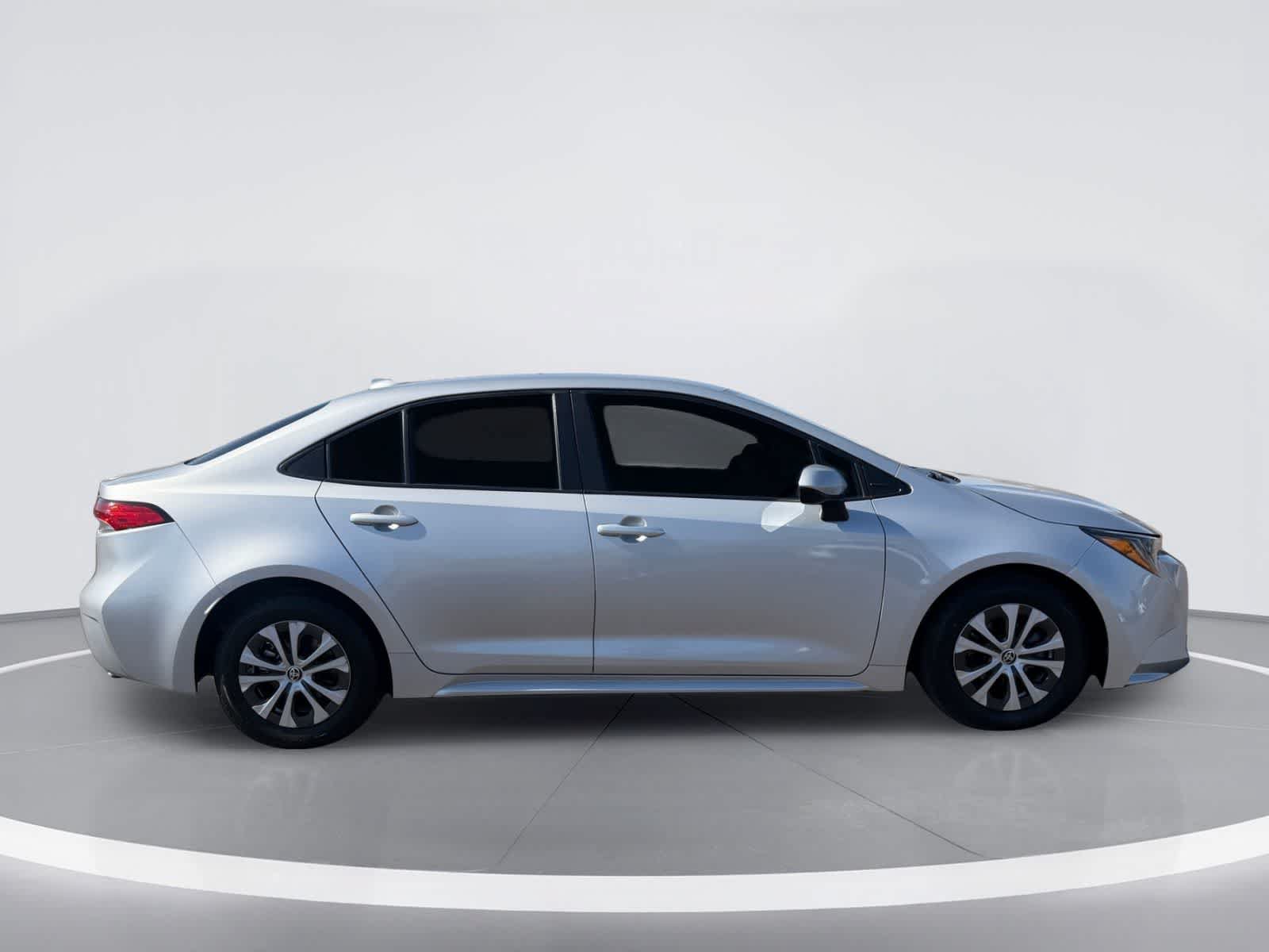 Used 2022 Toyota Corolla LE w/ Carpet Mat Package (TMS) FWD image 8