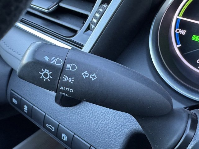 Certified 2018 Toyota Camry LE image 27