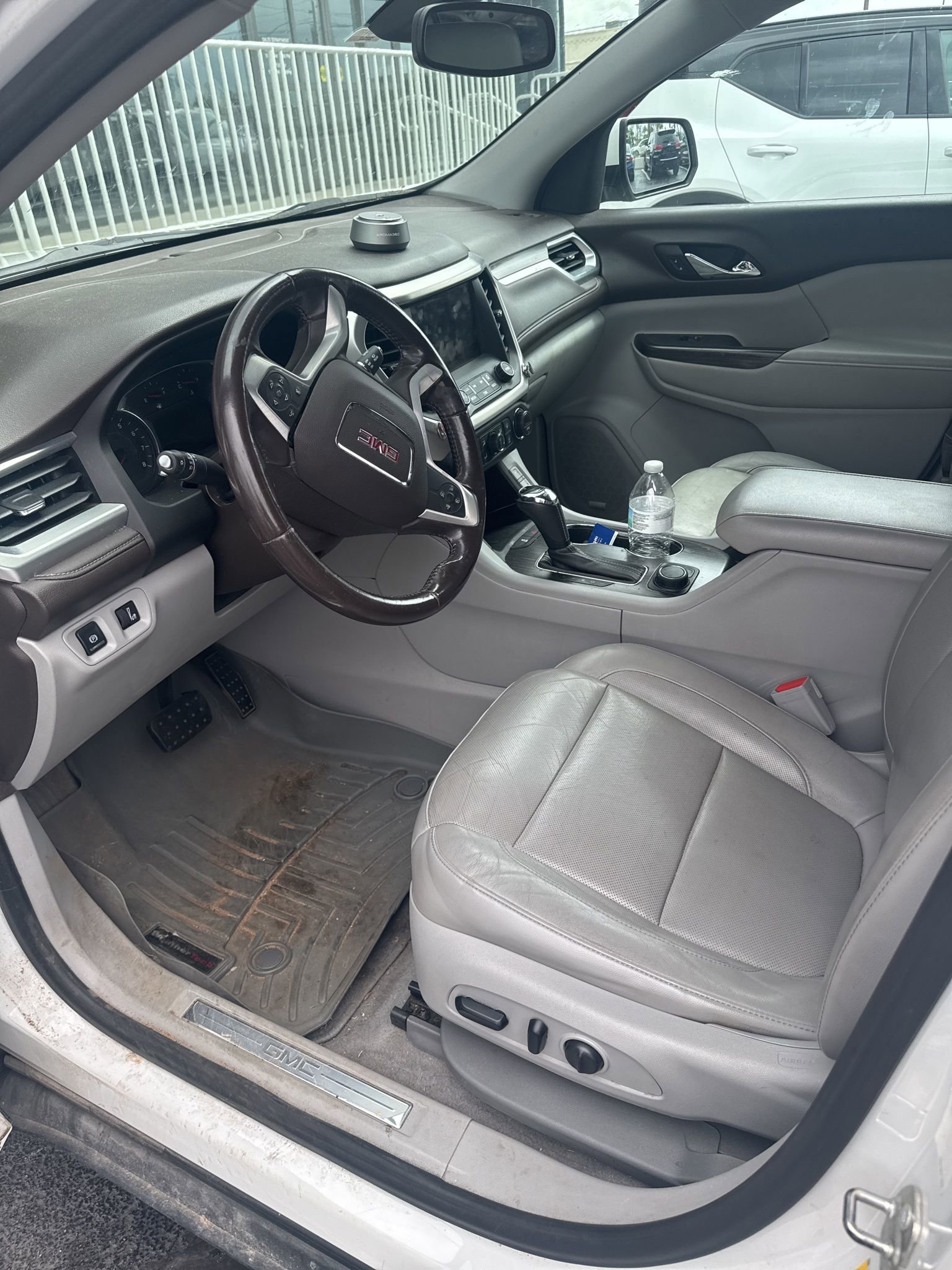 Used 2018 GMC Acadia SLT image 10