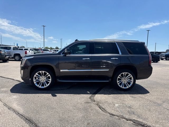 Used 2017 Cadillac Escalade Luxury w/ LPO, Radiant Package AWD/4WD image 4