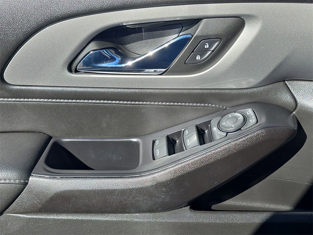 Used 2023 Chevrolet Traverse LT w/ LPO, Floor Liner Package image 24