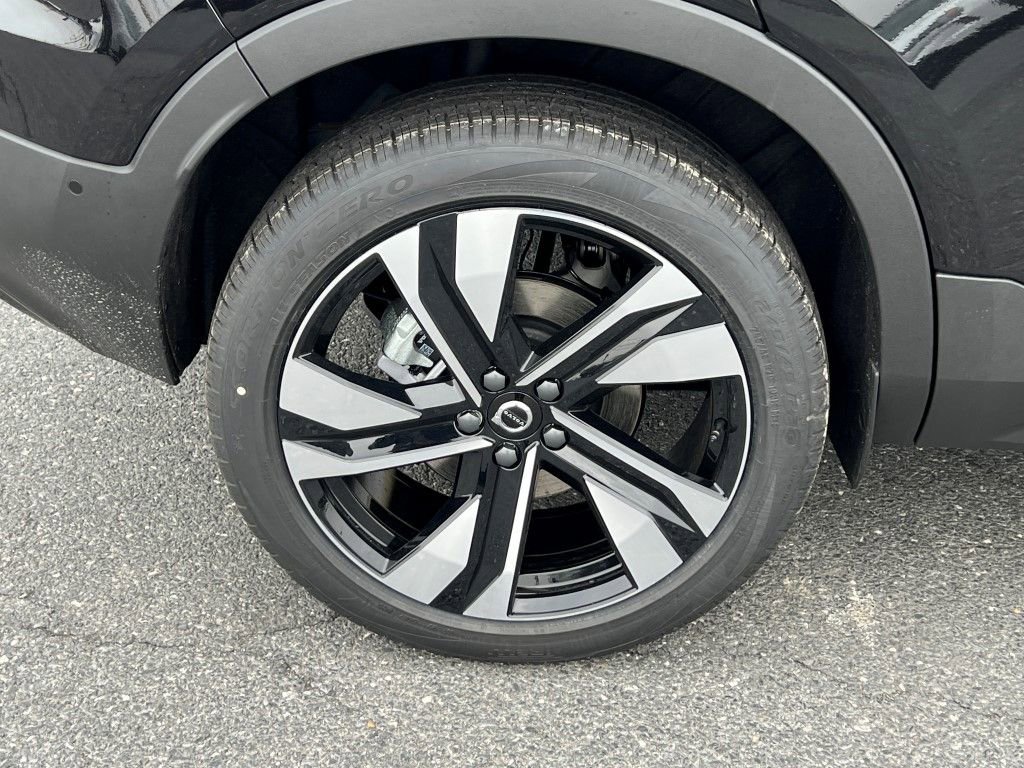 New 2026 Volvo XC40 B5 Ultra w/ Protection Package Premier image 6