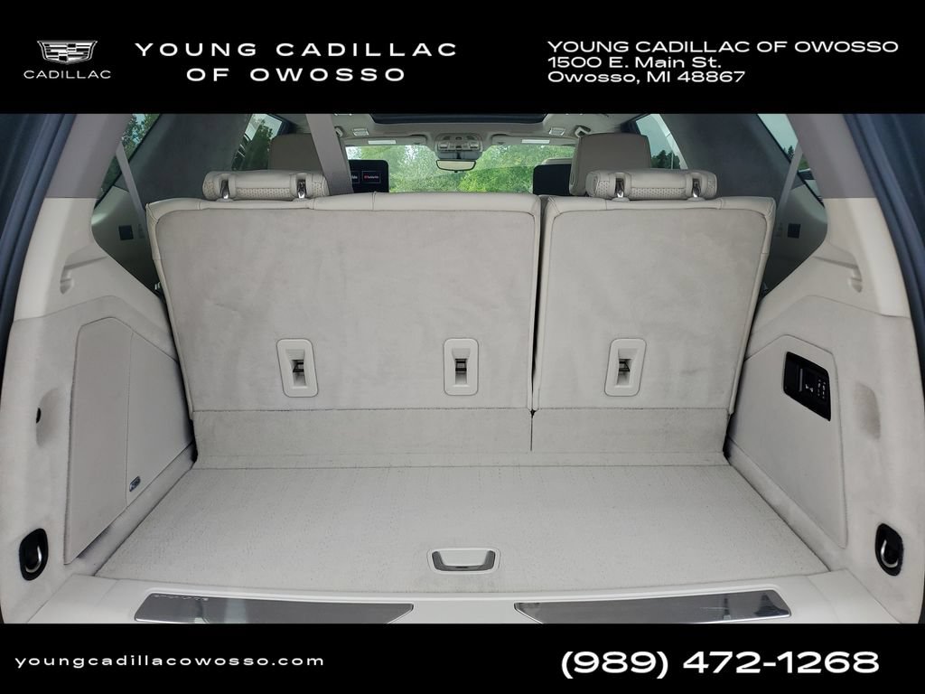 Used 2023 Cadillac Escalade Premium Luxury Platinum w/ Heavy-Duty Trailer Package AWD/4WD image 33