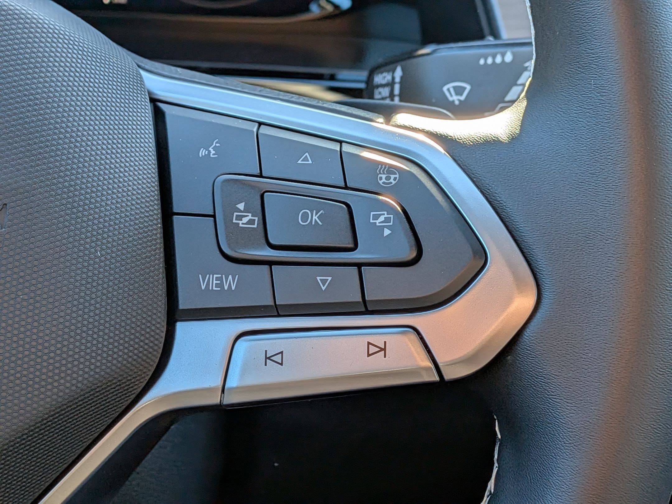 New 2026 Volkswagen Atlas Cross Sport SE AWD/4WD image 19