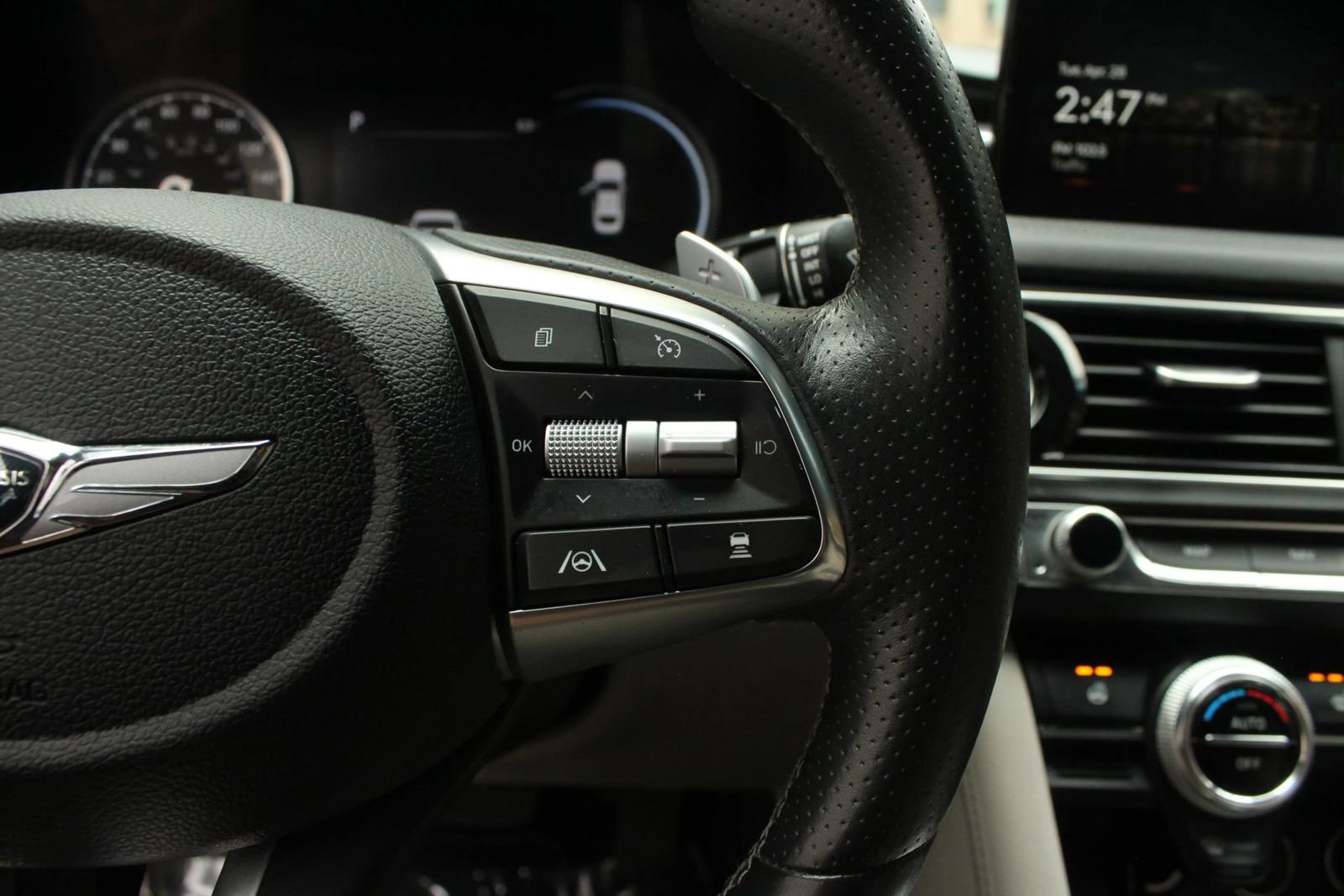 Used 2023 Genesis G70 2.0T AWD/4WD image 32