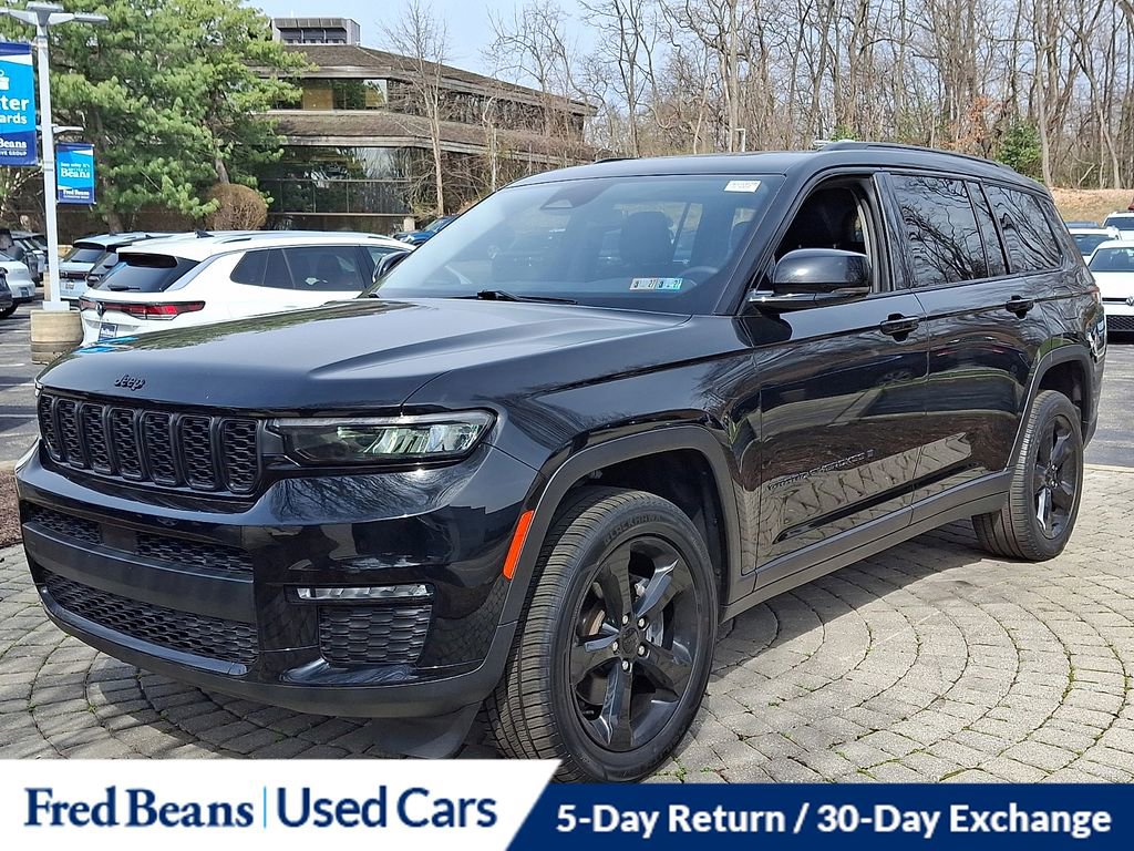 Used 2022 Jeep Grand Cherokee L Limited w/ Black Appearance Package image 3