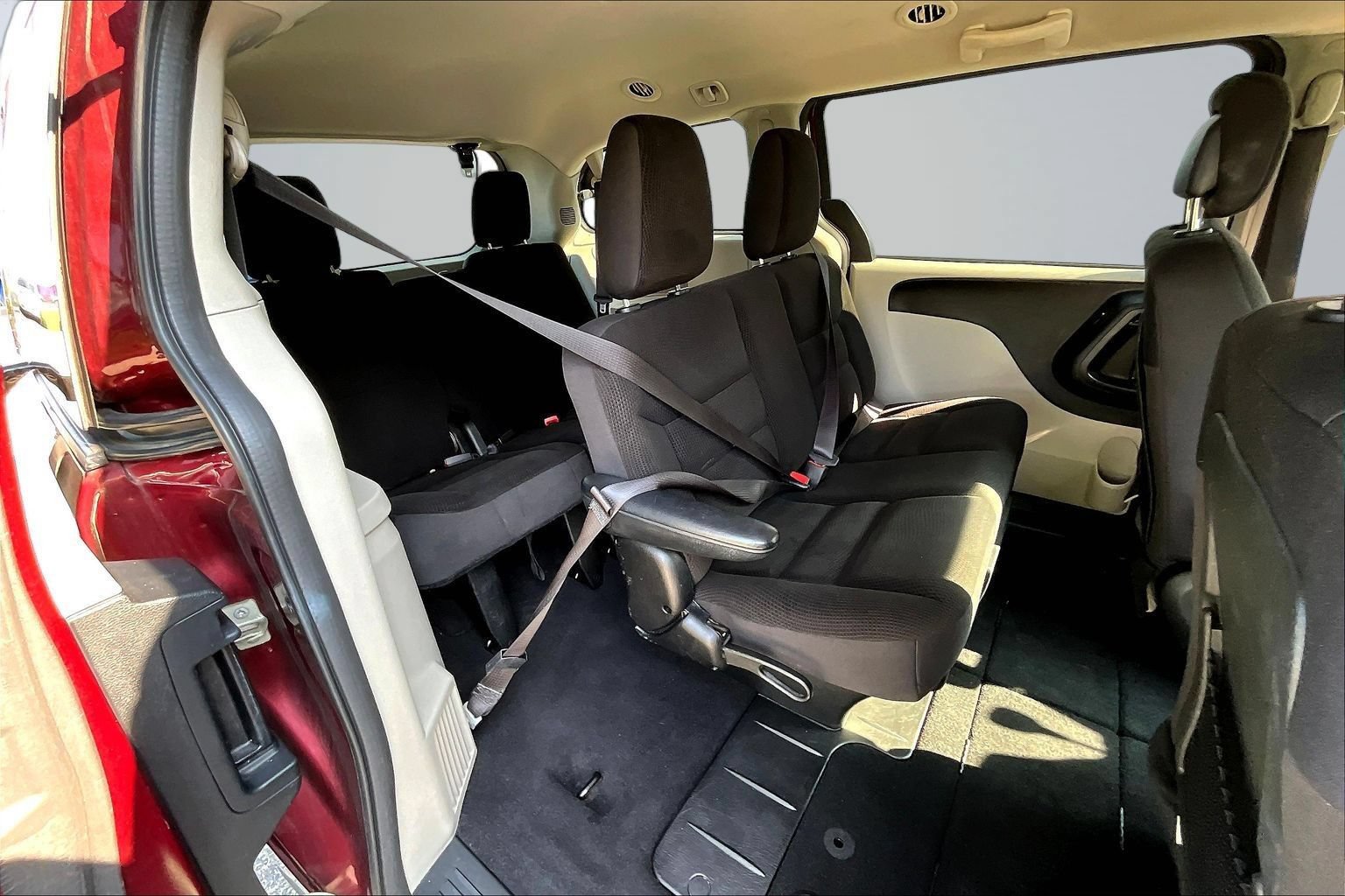 Used 2017 Dodge Grand Caravan SE w/ Power Window Group FWD image 24