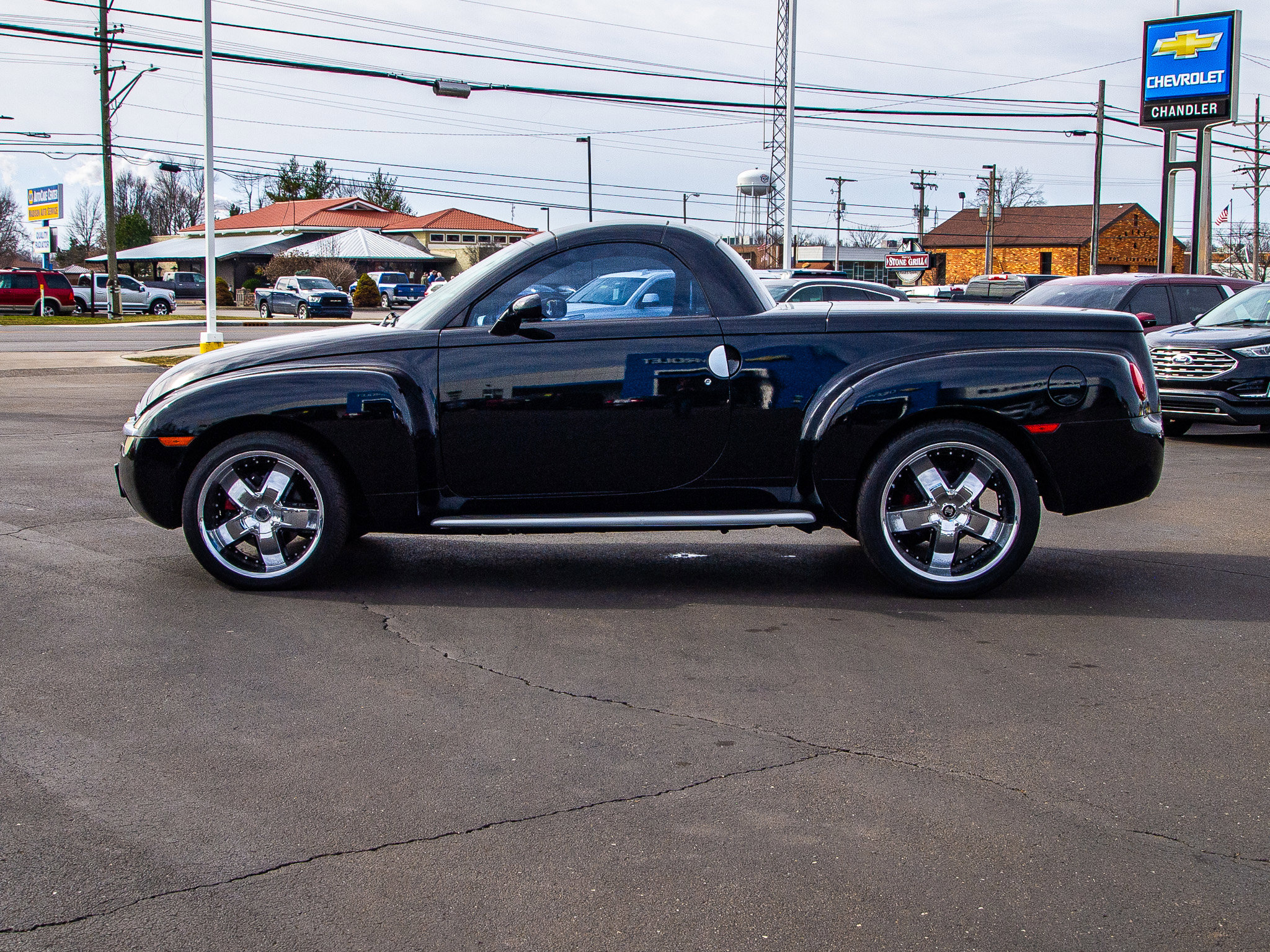 Used 2004 Chevrolet SSR w/ Preferred Equipment Group image 4