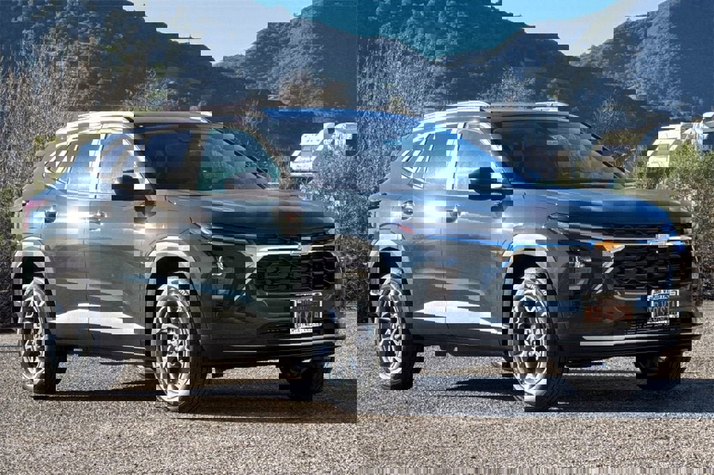 New 2026 Chevrolet Trax LT image 2