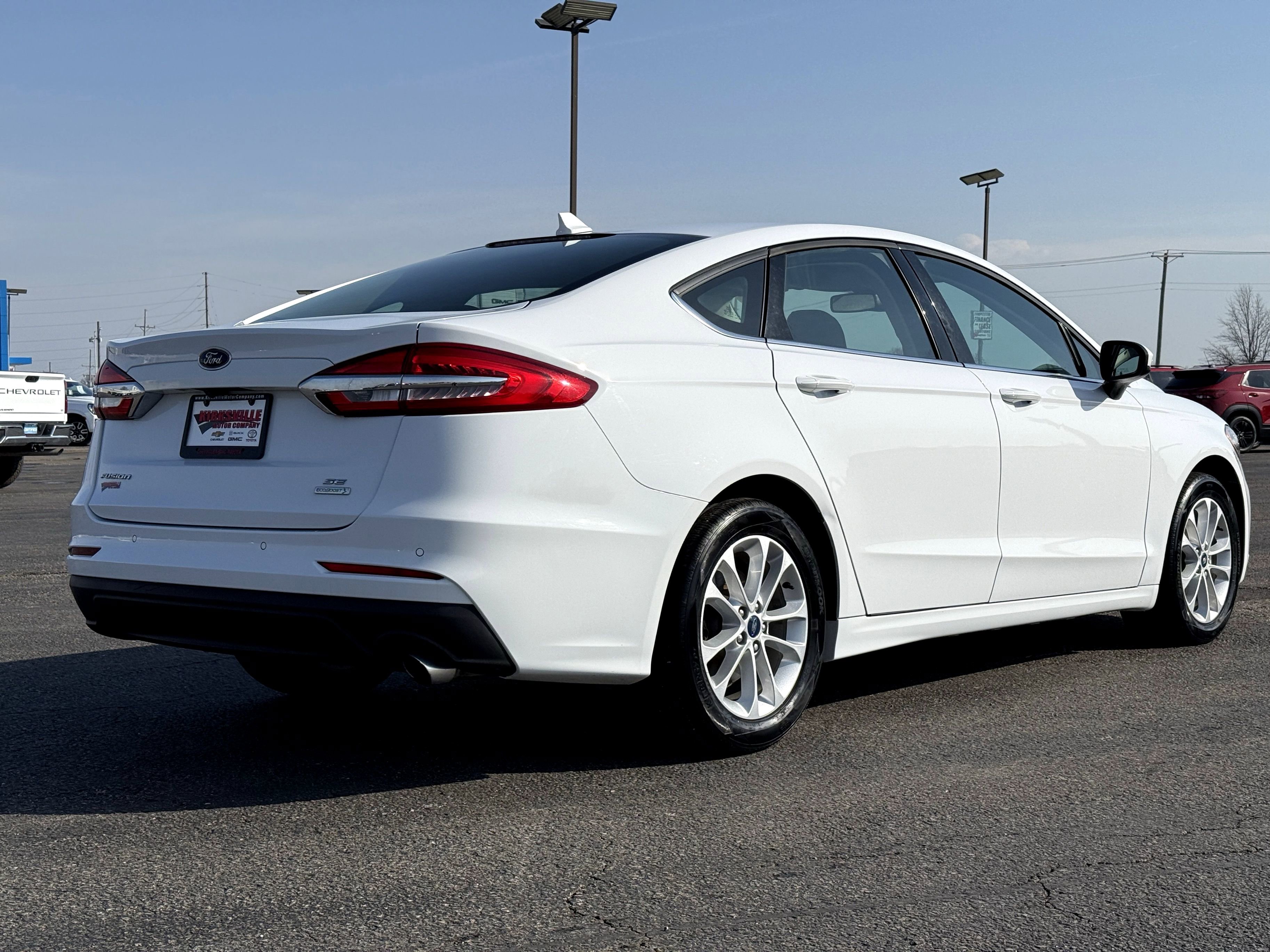 Used 2020 Ford Fusion SE image 3