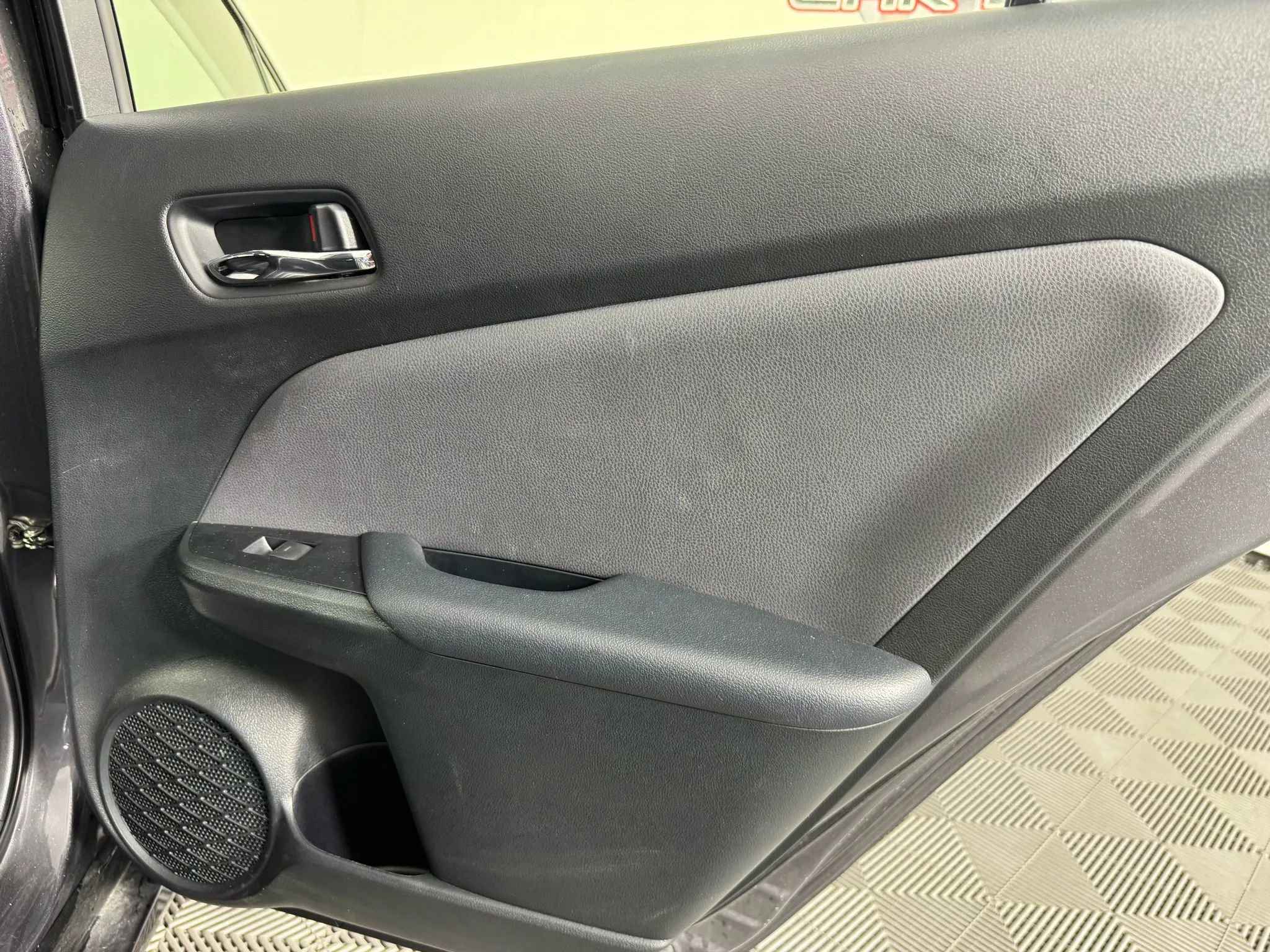 Used 2022 Toyota Prius Prime LE FWD image 40