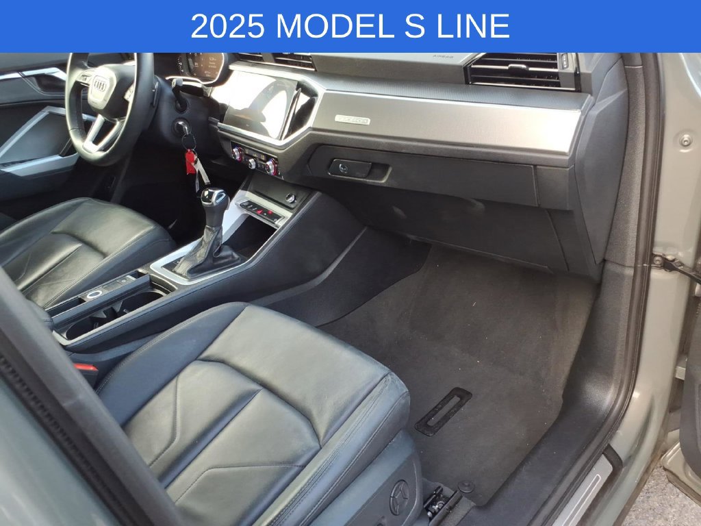Used 2025 Audi Q3 2.0T Premium AWD/4WD image 9