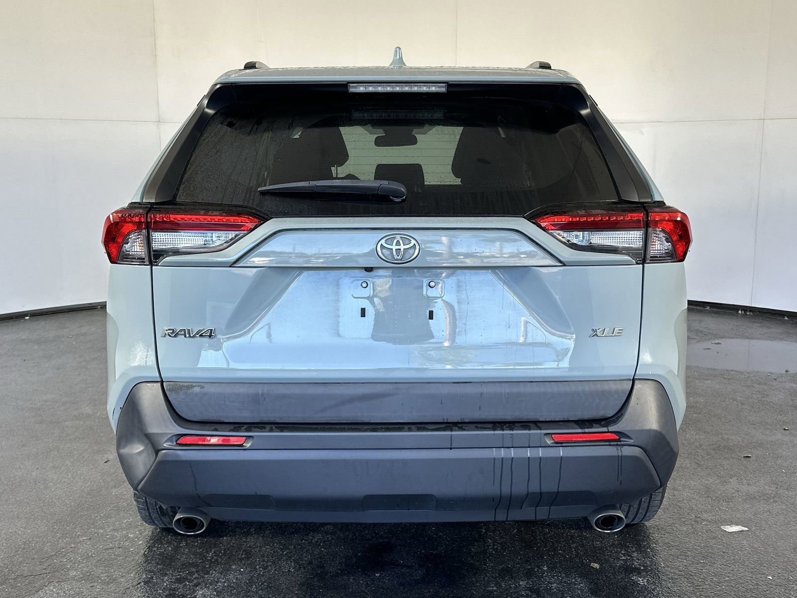 Used 2020 Toyota RAV4 XLE image 11