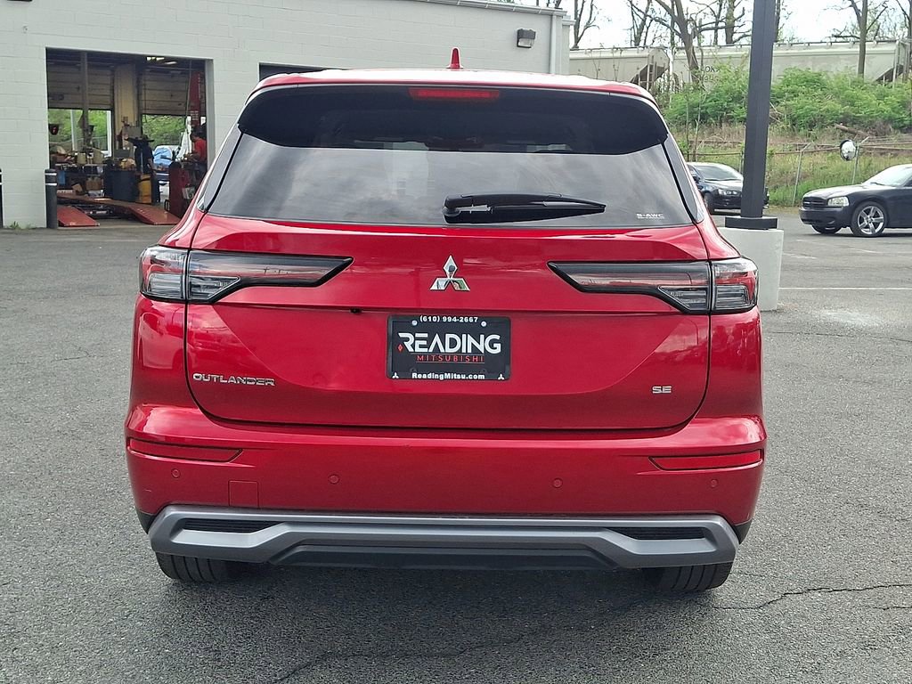 Used 2025 Mitsubishi Outlander SE AWD/4WD image 6