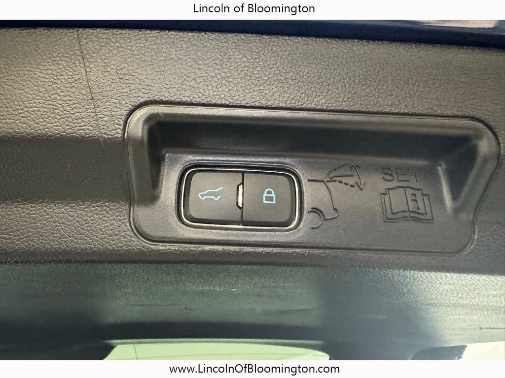 Used 2022 Ford Explorer XLT w/ Equipment Group 202A AWD/4WD image 33