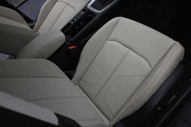Used 2022 Audi Q3 2.0T Premium AWD/4WD image 38