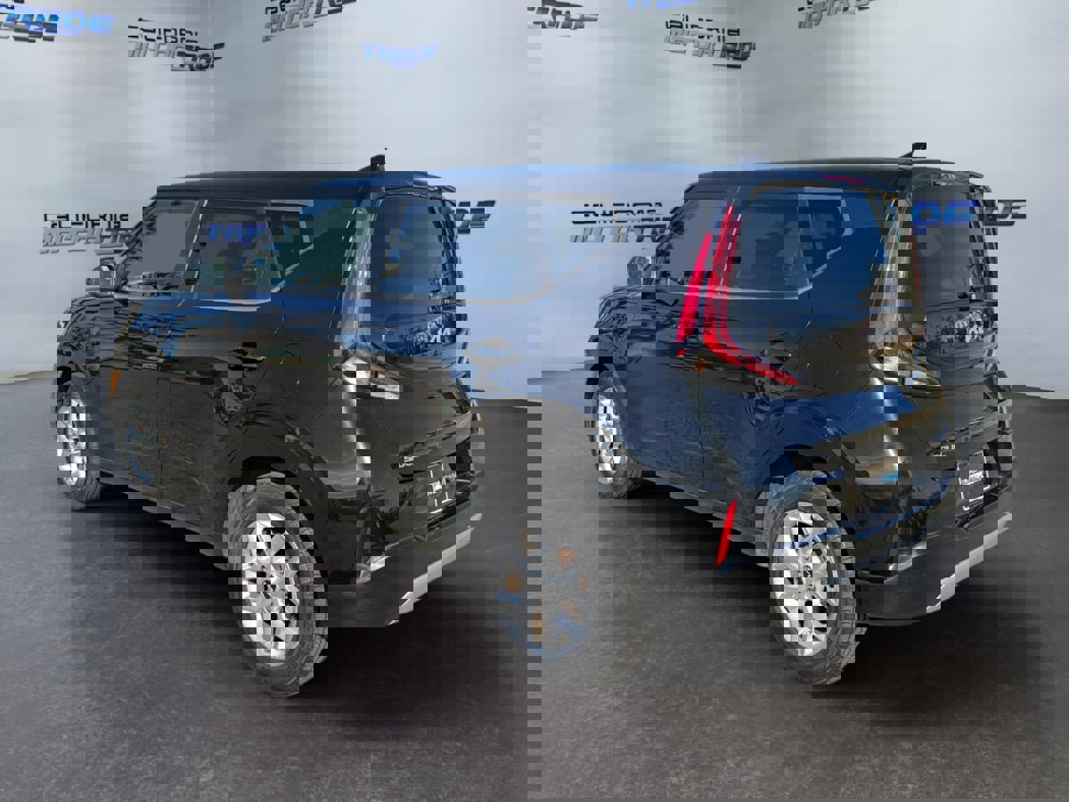 Used 2023 Kia Soul S image 7