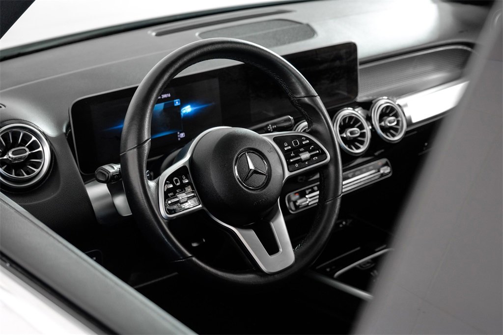 Used 2020 Mercedes-Benz GLB 250 w/ Premium Package image 15