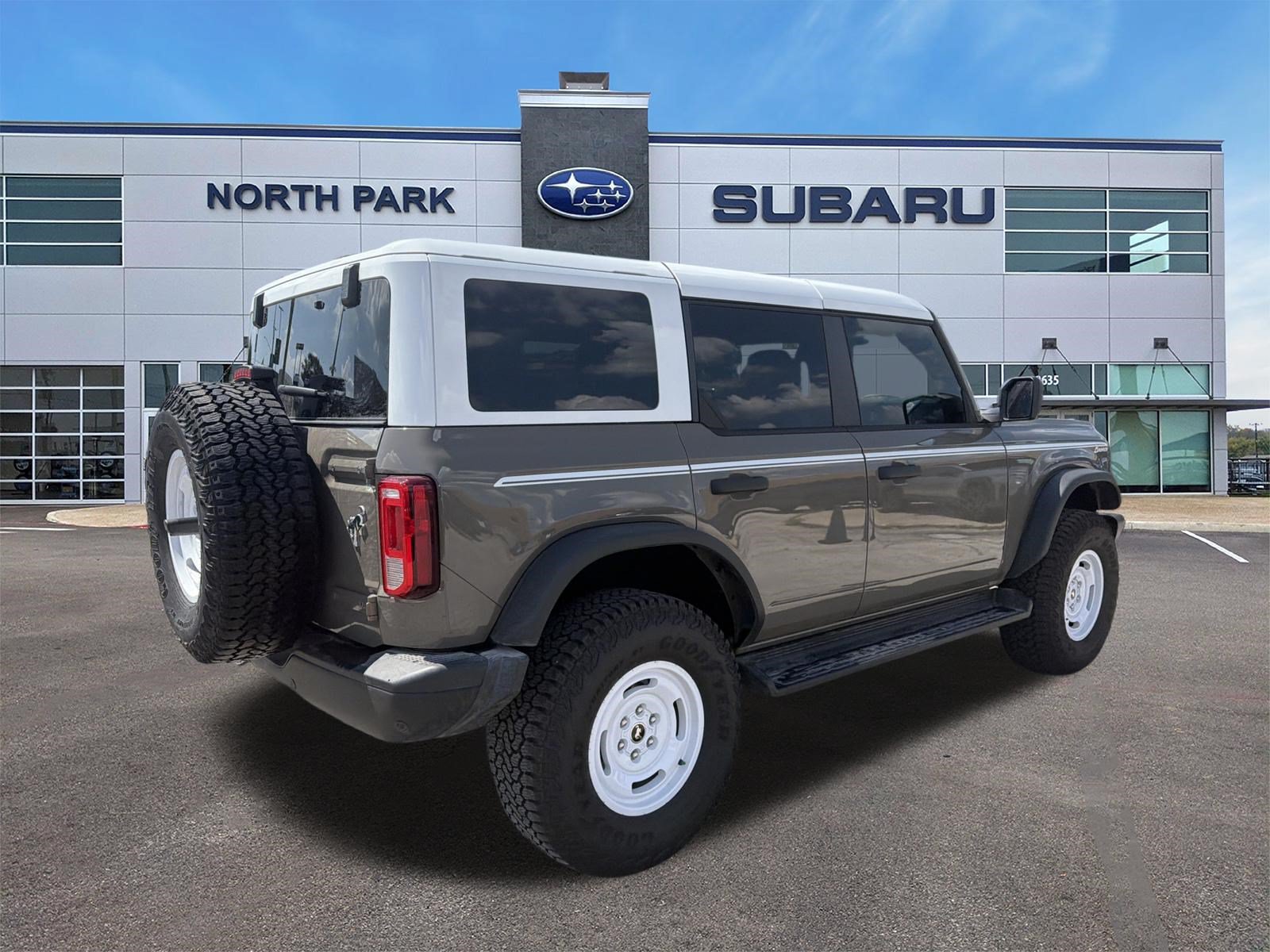 Used 2026 Ford Bronco Heritage Edition AWD/4WD image 3