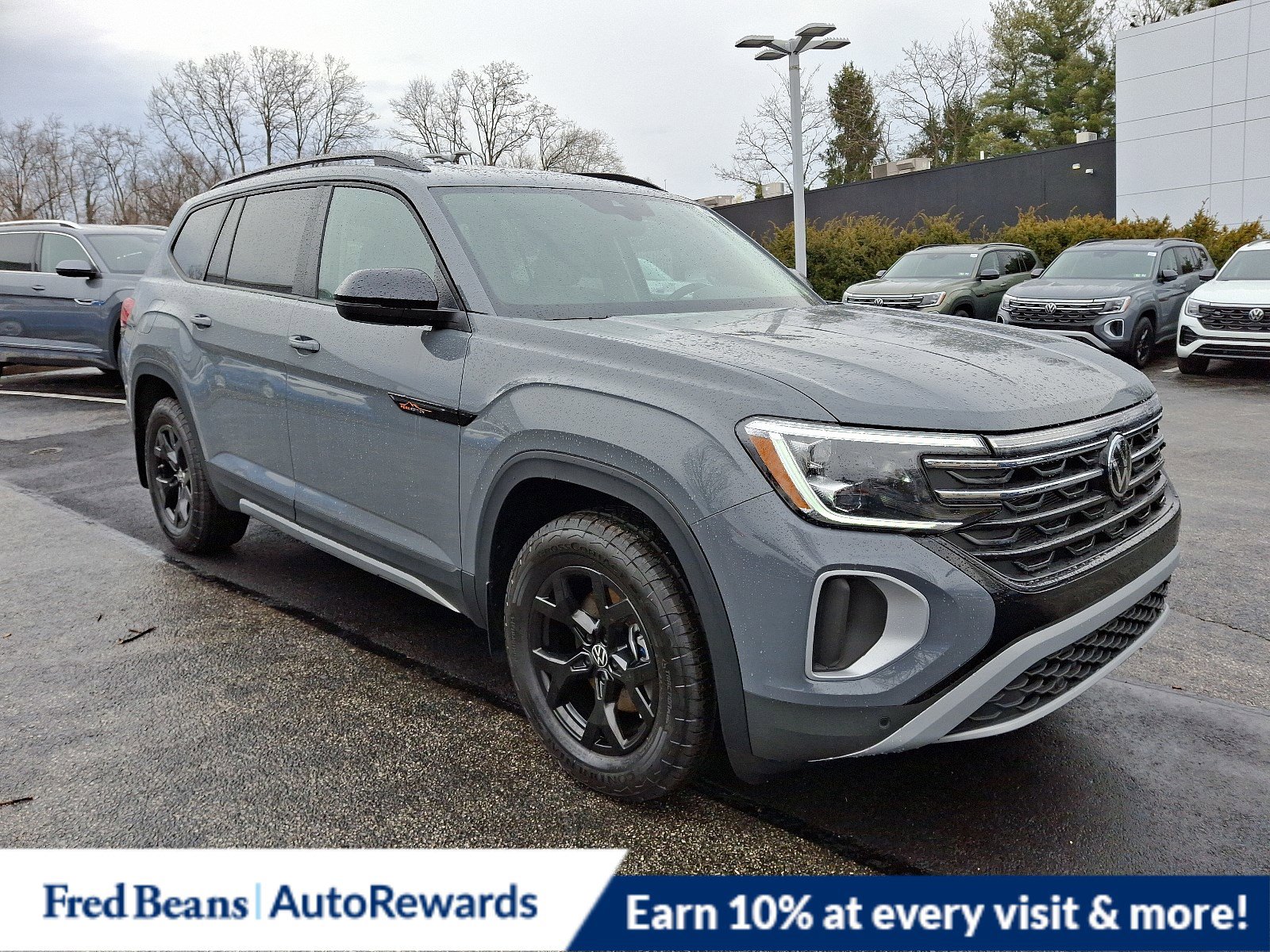 New 2025 Volkswagen Atlas Peak Edition SE image 1
