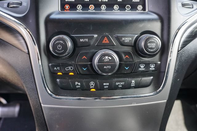 Used 2021 Jeep Grand Cherokee Laredo RWD image 16