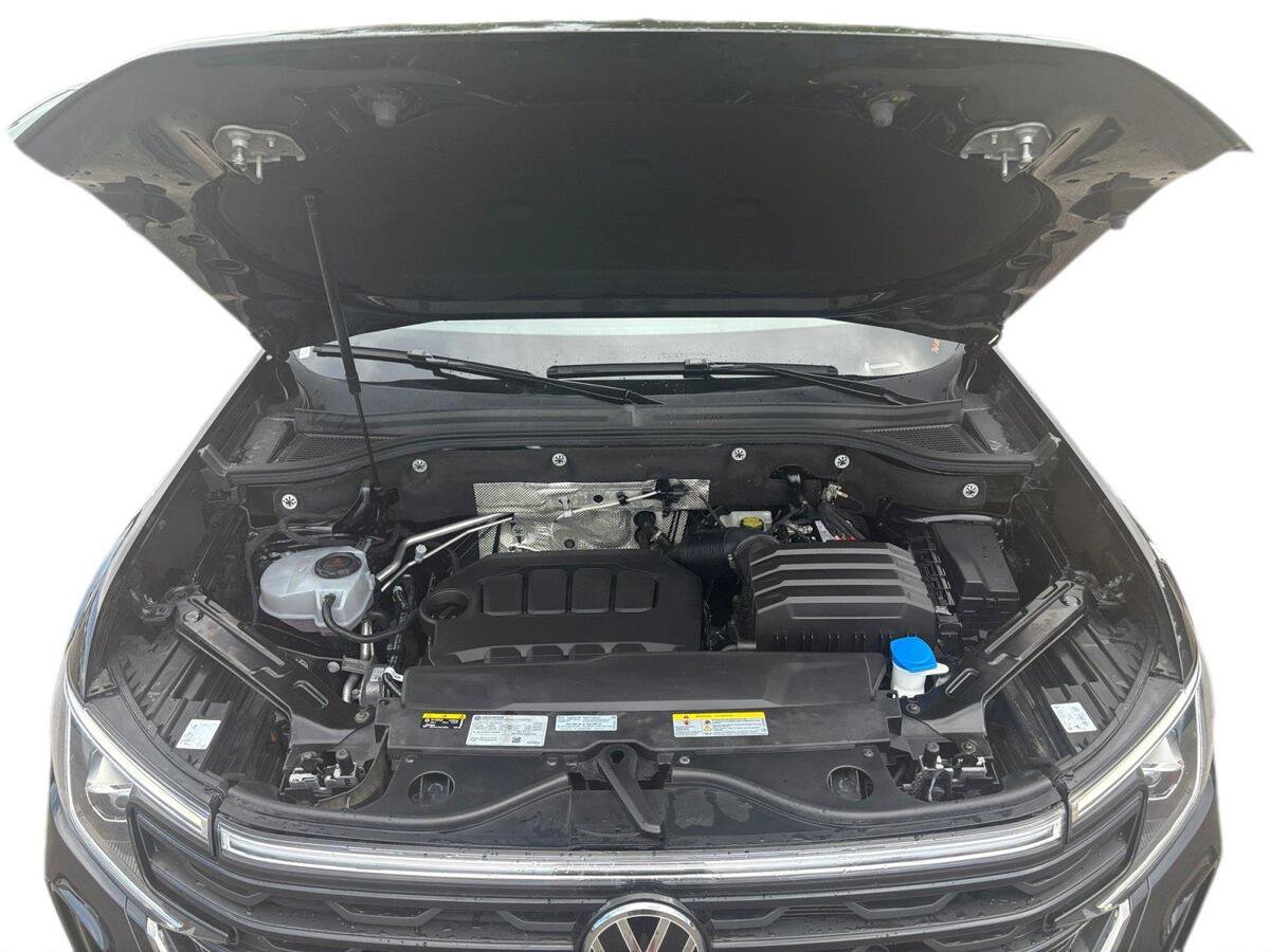 Used 2025 Volkswagen Atlas Cross Sport SE AWD/4WD image 18