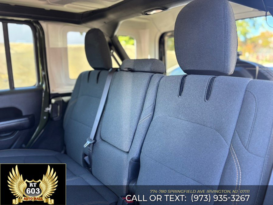 Used 2024 Jeep Wrangler Unlimited AWD/4WD image 9