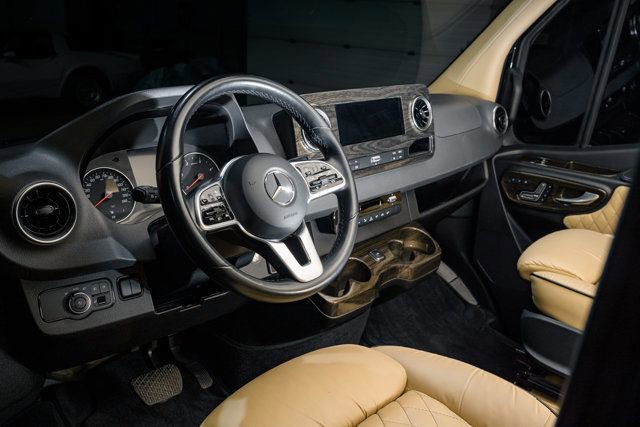 Used 2021 Mercedes-Benz Sprinter 3500 image 9