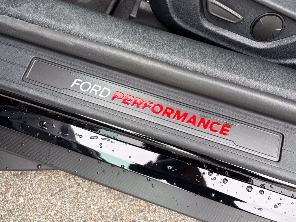 Certified 2020 Ford Mustang Shelby GT500 w/ Technology Package RWD image 16
