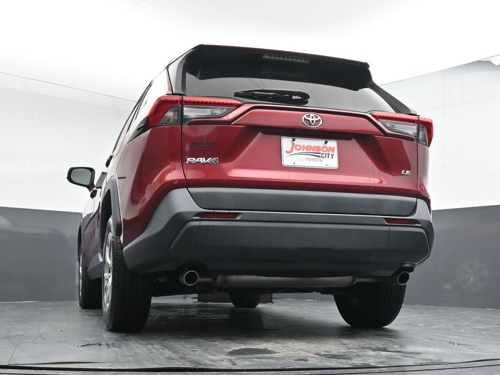 Used 2019 Toyota RAV4 LE w/ Carpet Mat Package image 39