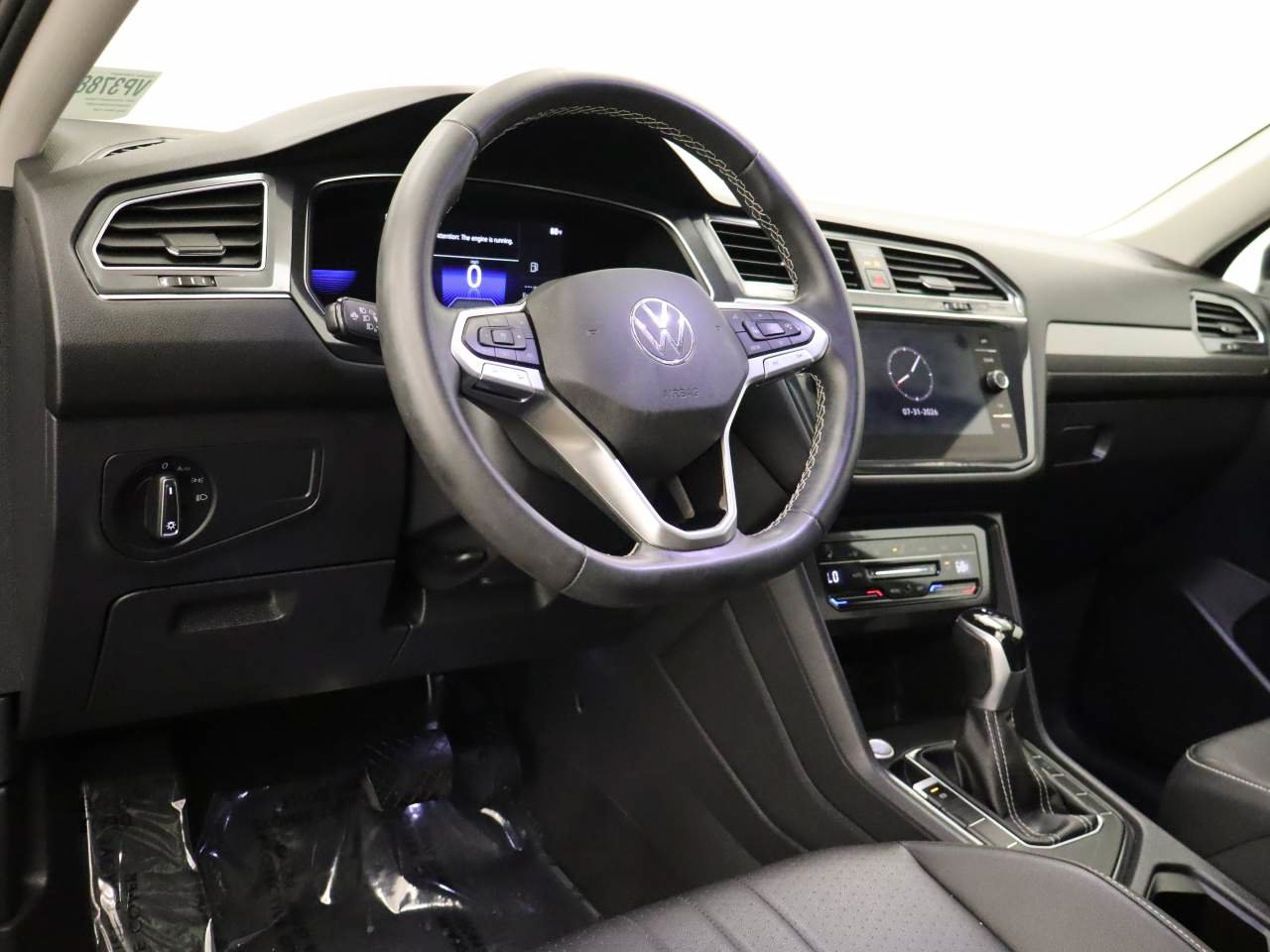 Certified 2023 Volkswagen Tiguan SE w/ Panoramic Sunroof Package FWD image 15
