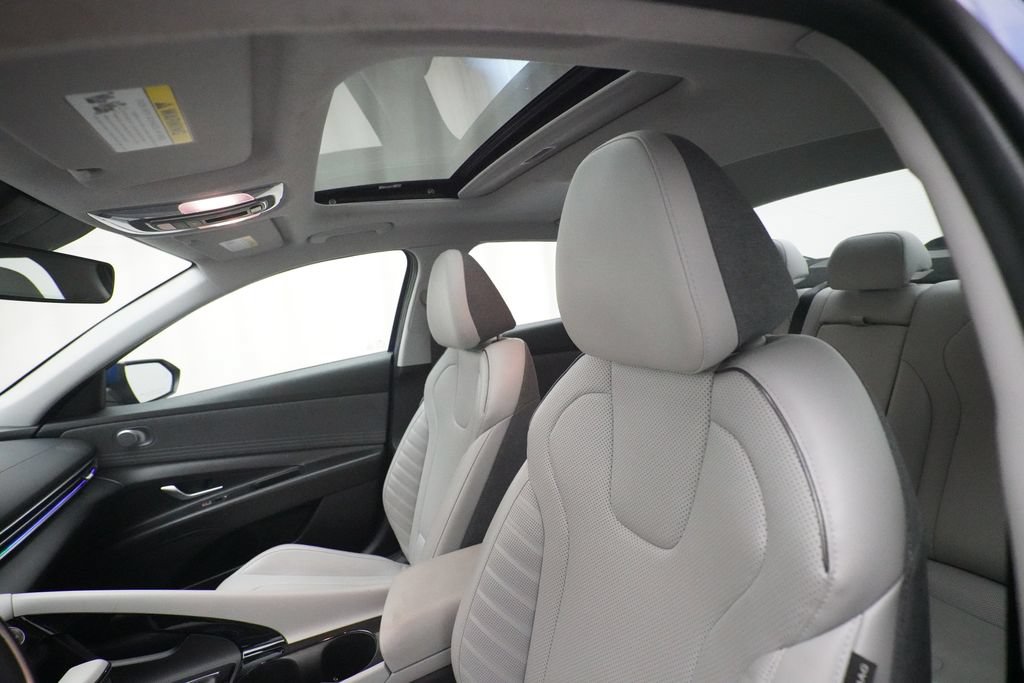 Used 2024 Hyundai Elantra Limited FWD image 31