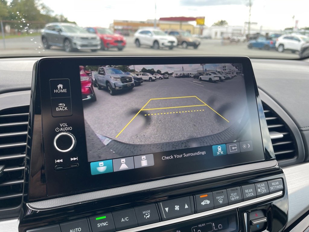New 2026 Honda Odyssey Touring image 9