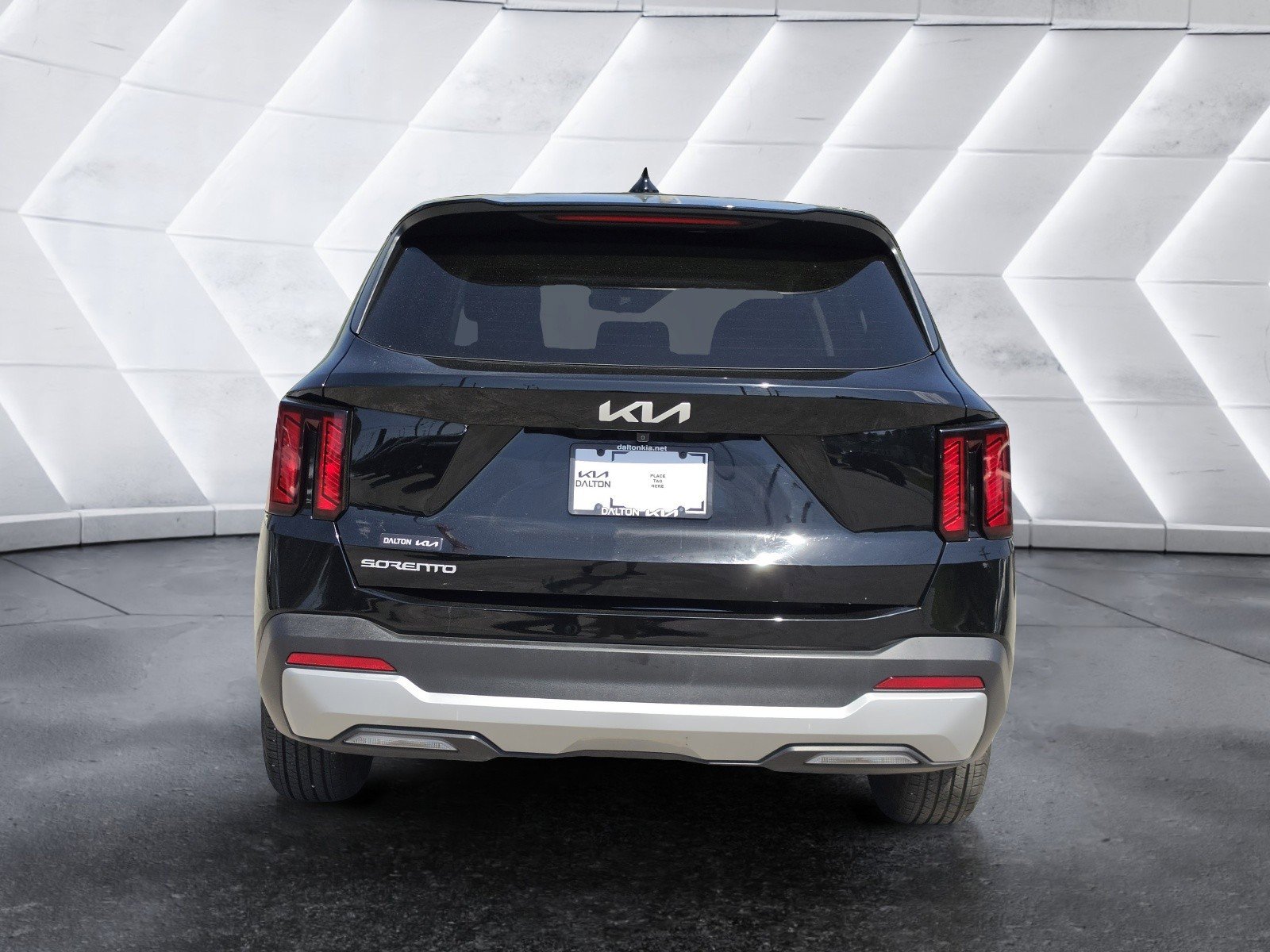 Used 2025 Kia Sorento LX image 4