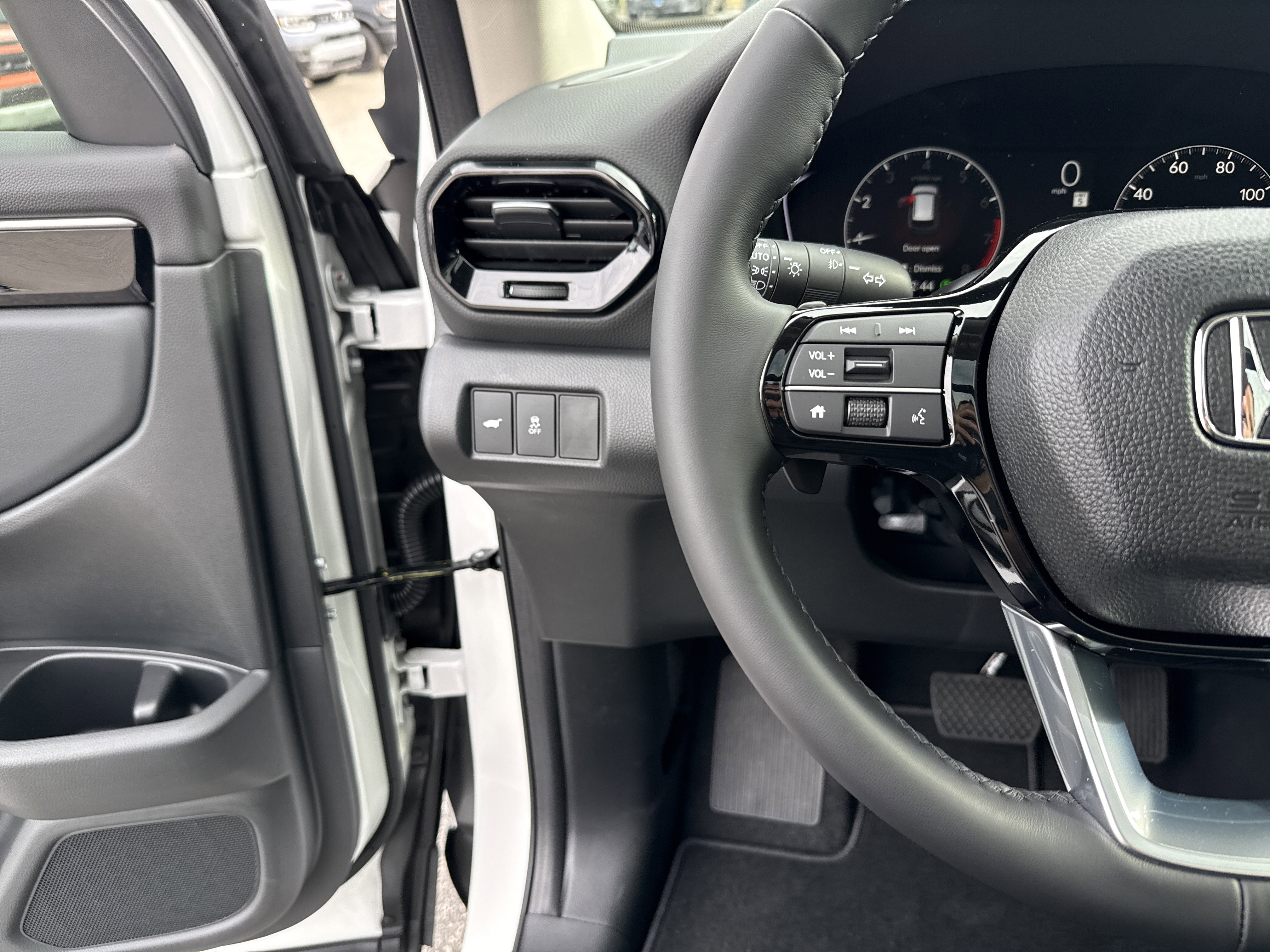 New 2025 Honda Pilot Touring image 19