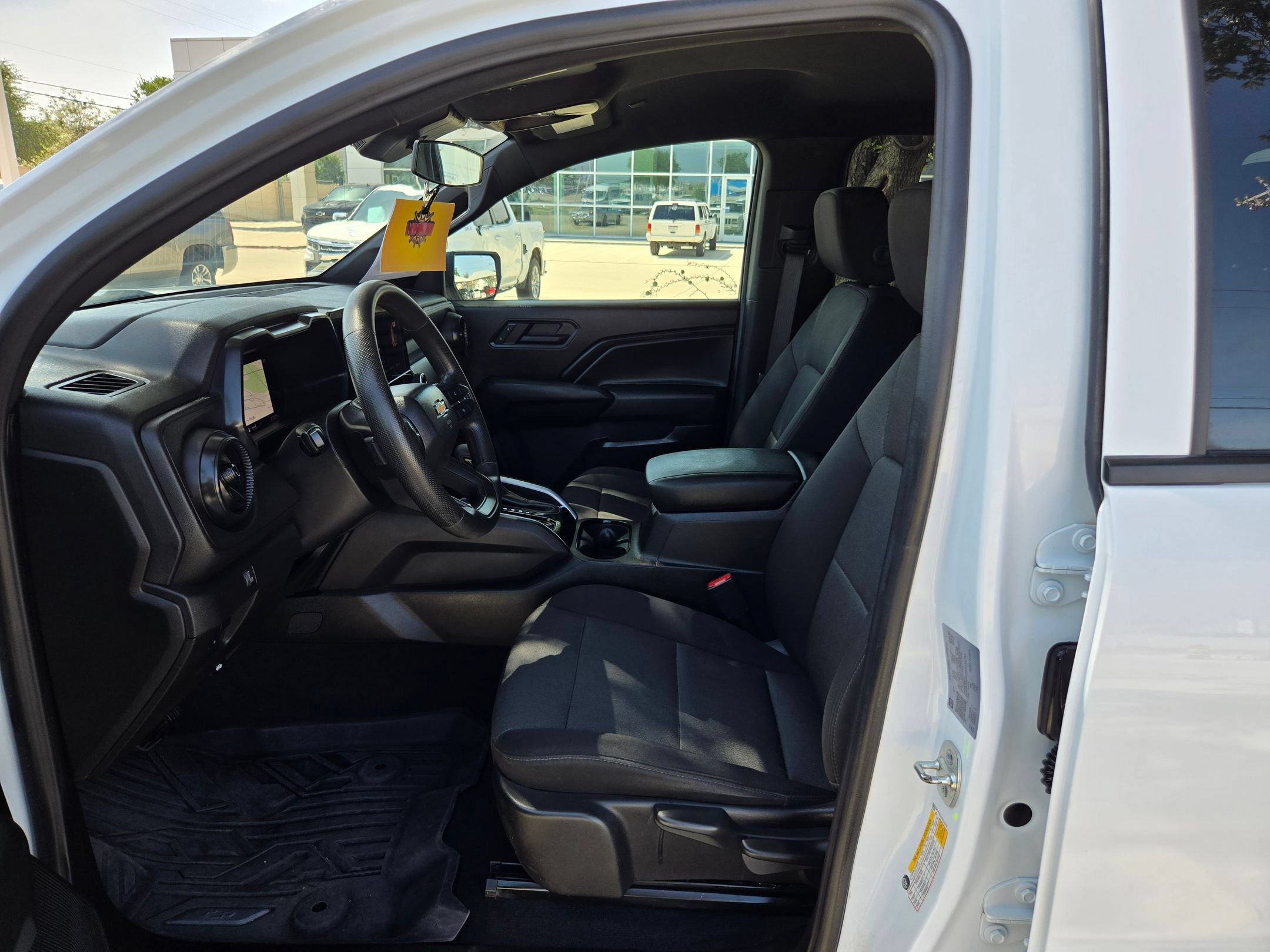 Certified 2025 Chevrolet Colorado W/T w/ Advanced Trailering Package AWD/4WD image 9