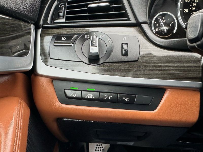 Used 2015 BMW 550i Sedan image 18
